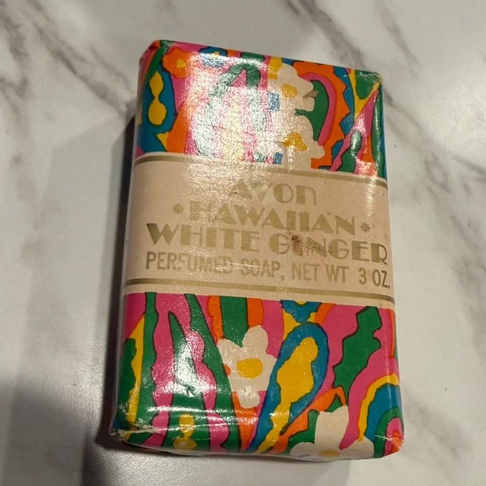 Avon vintage hawaiian